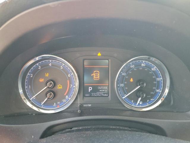 Toyota Corolla L Image 8