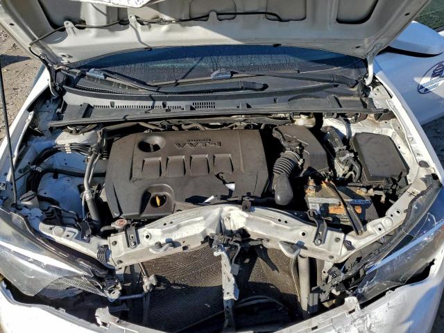 Toyota Corolla L Image 12