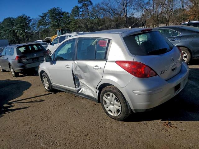 Nissan Versa S Image 2