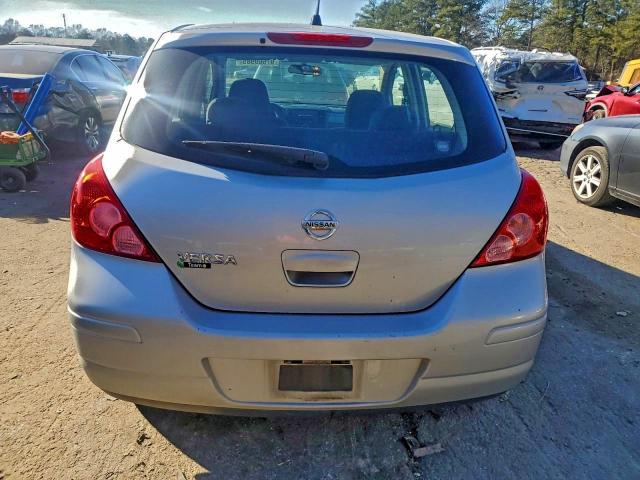 Nissan Versa S Image 10