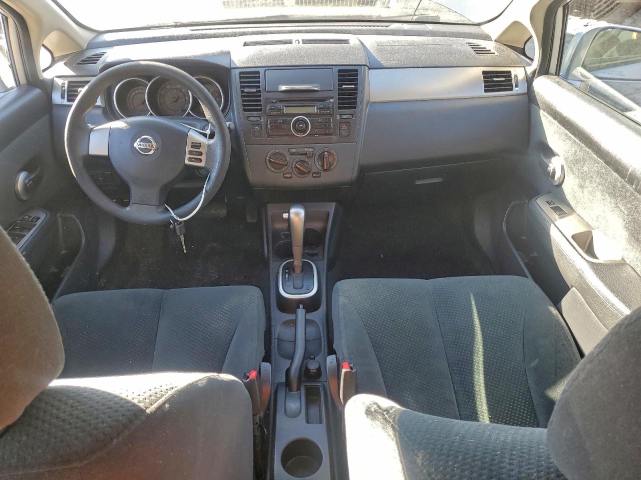 Nissan Versa S Image 11