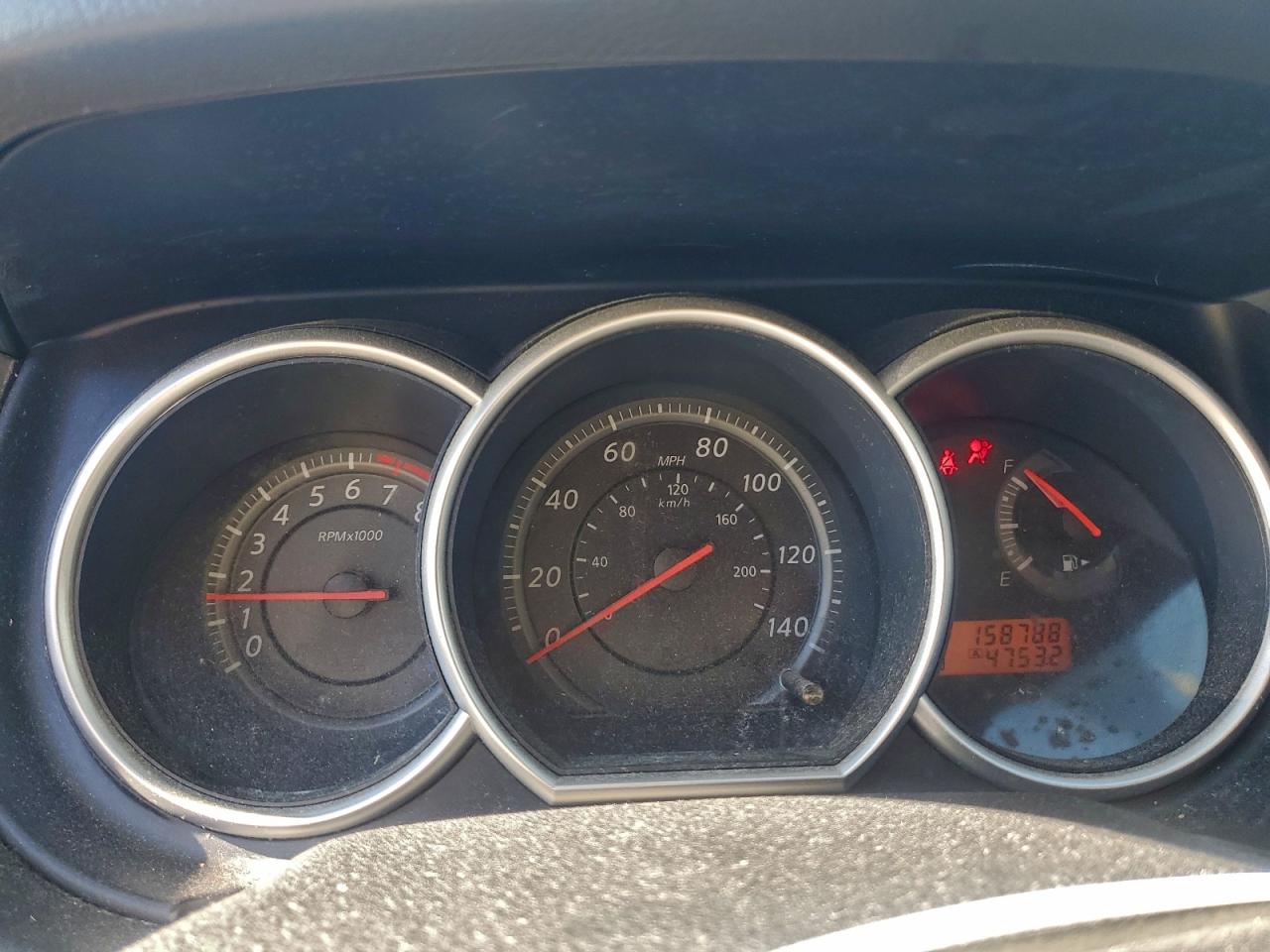 Nissan Versa S Image 5