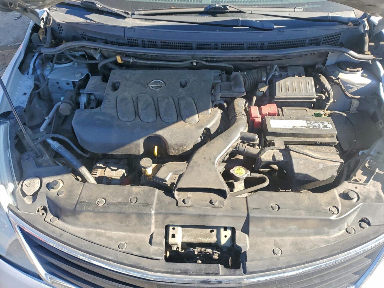 Nissan Versa S Image 6