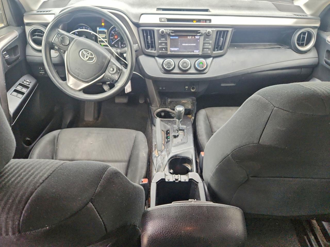 Toyota RAV4 Le Image 5