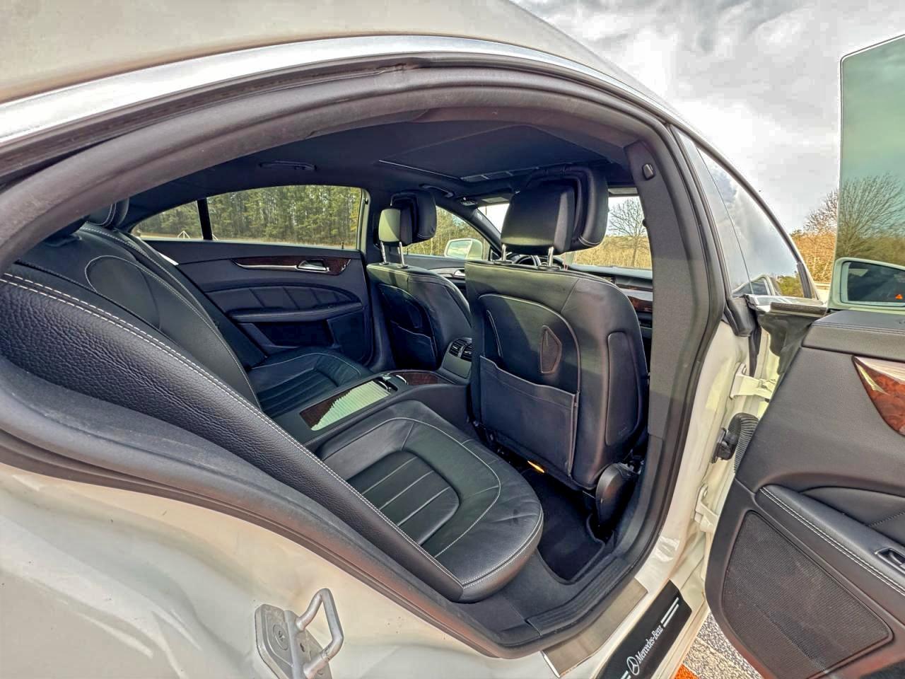 Mercedes-Benz Cls-class 550 4matic Image 9