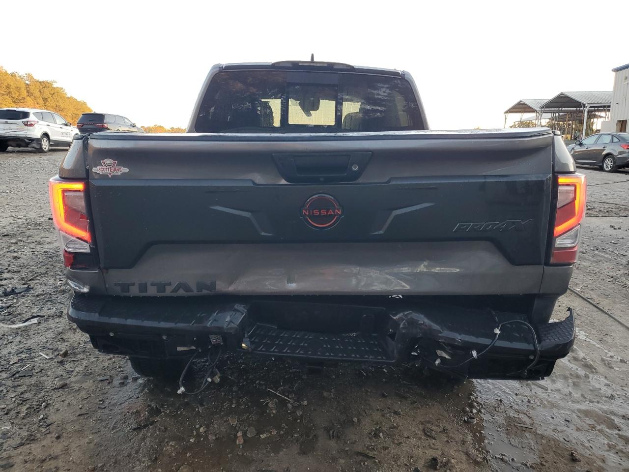 Nissan Titan Sv Image 5