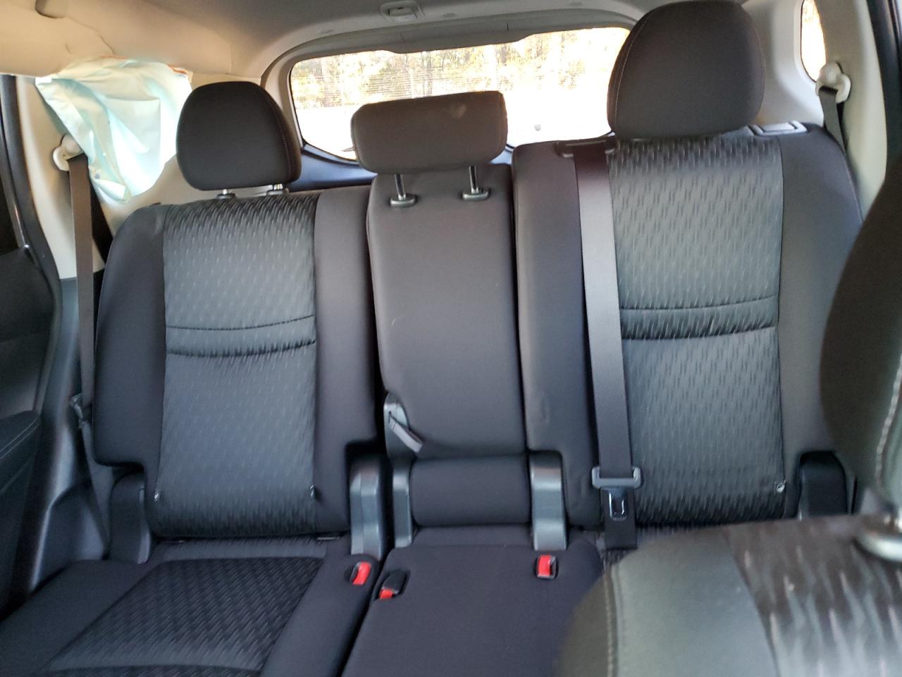 Nissan Rogue S Image 12