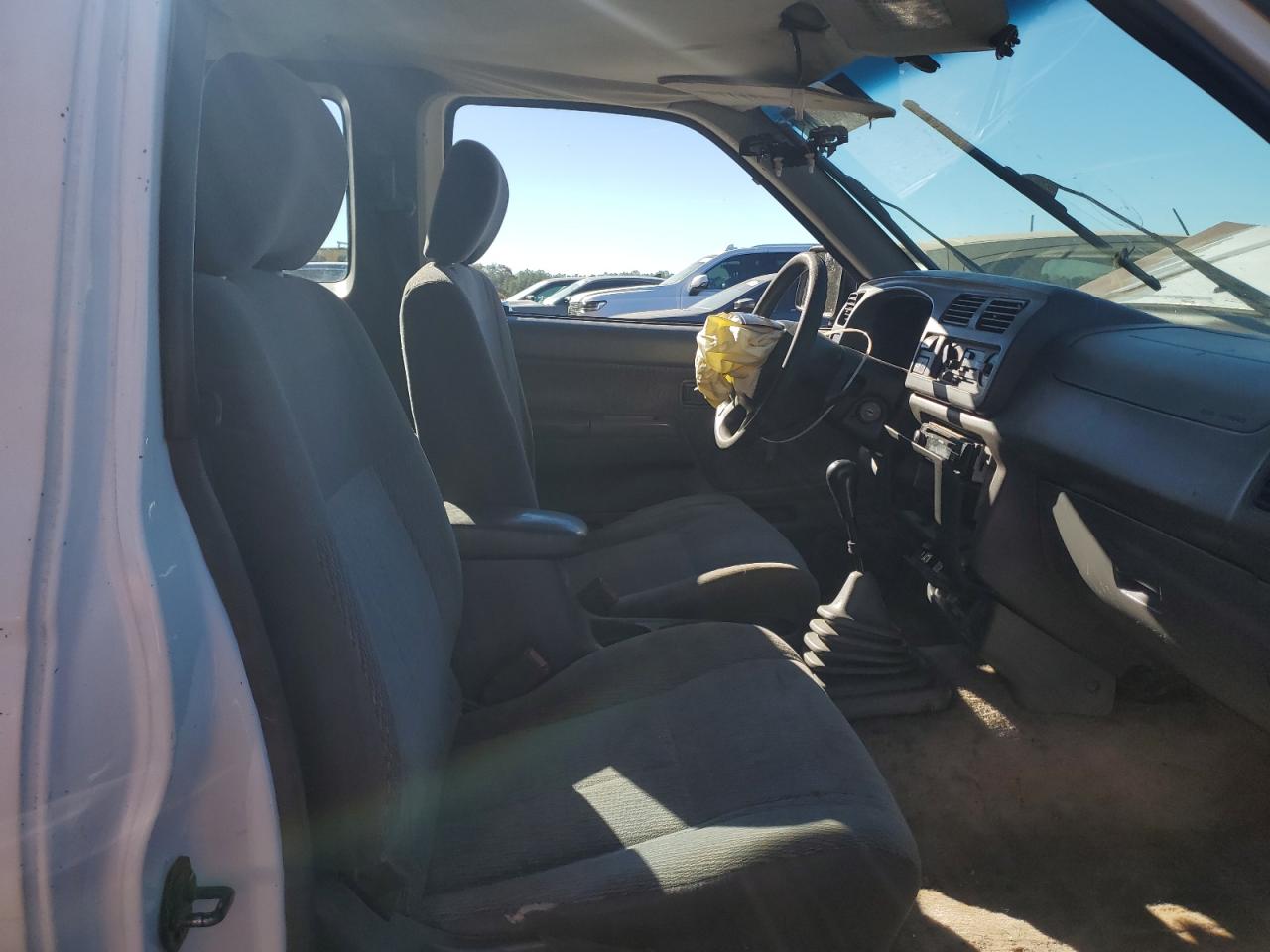 Nissan Frontier King Cab Xe Image 6