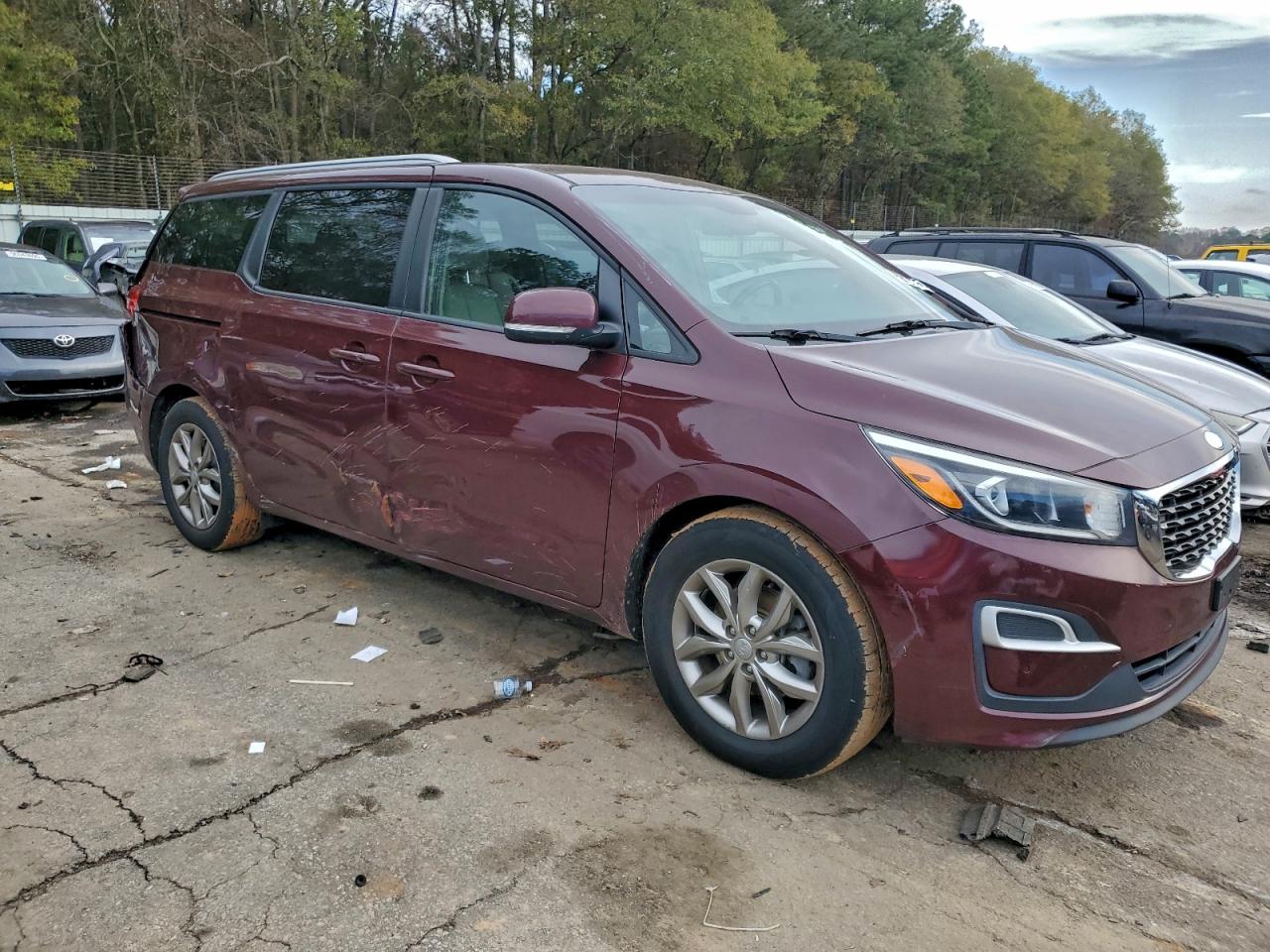 Kia Sedona Lx Image 2