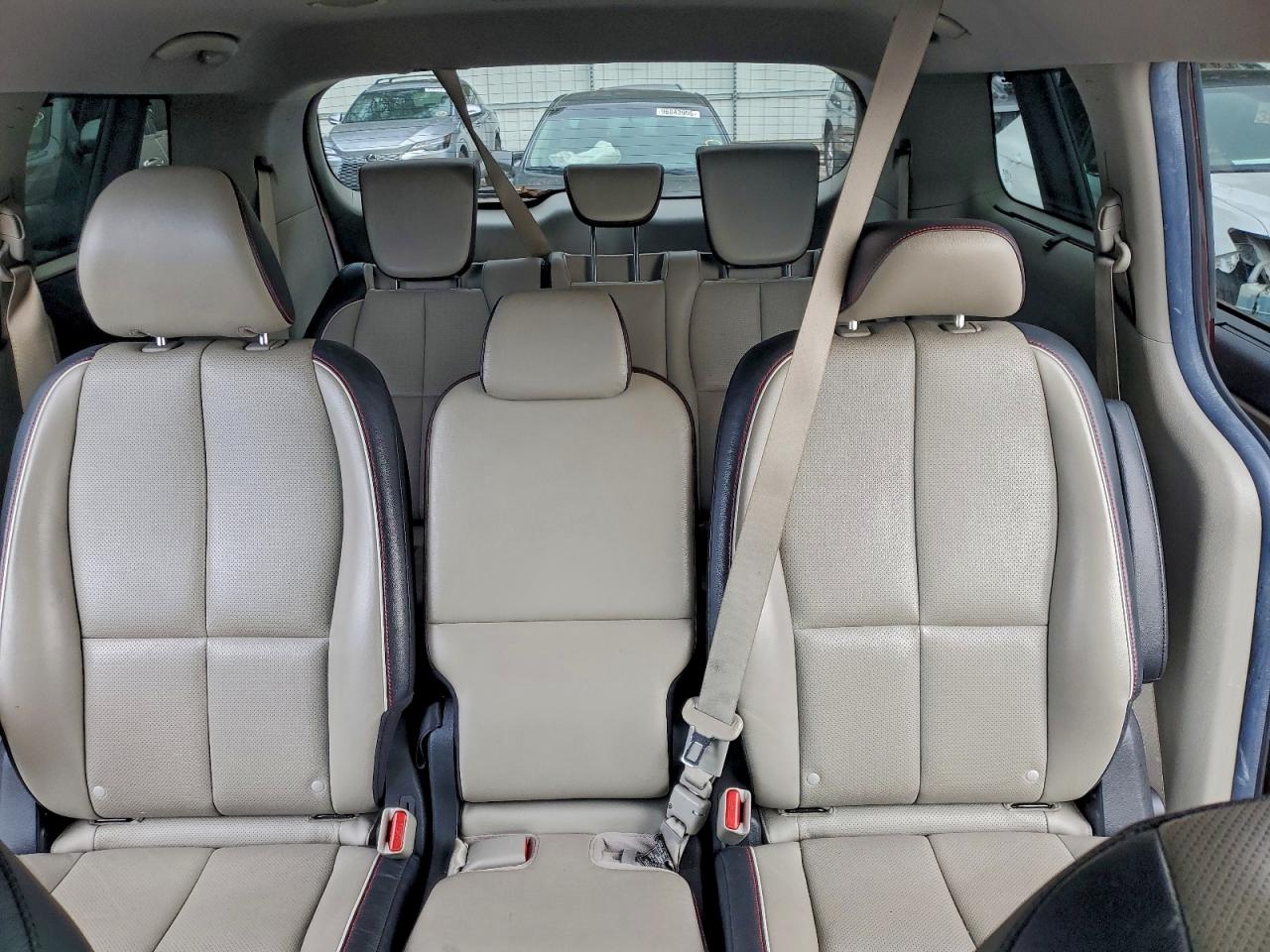 Kia Sedona Lx Image 13