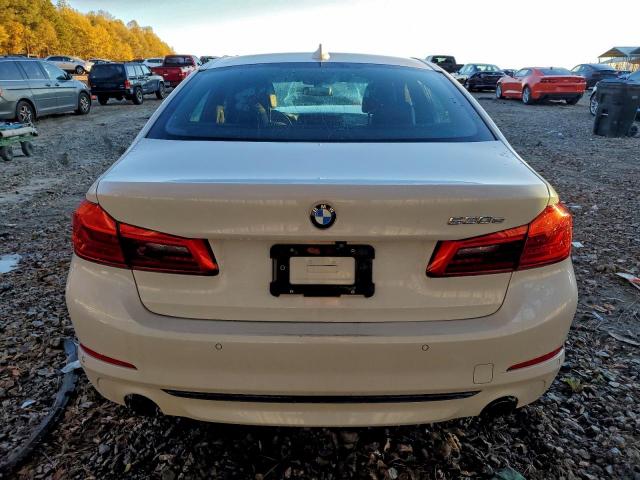 BMW 5 Series Image 12