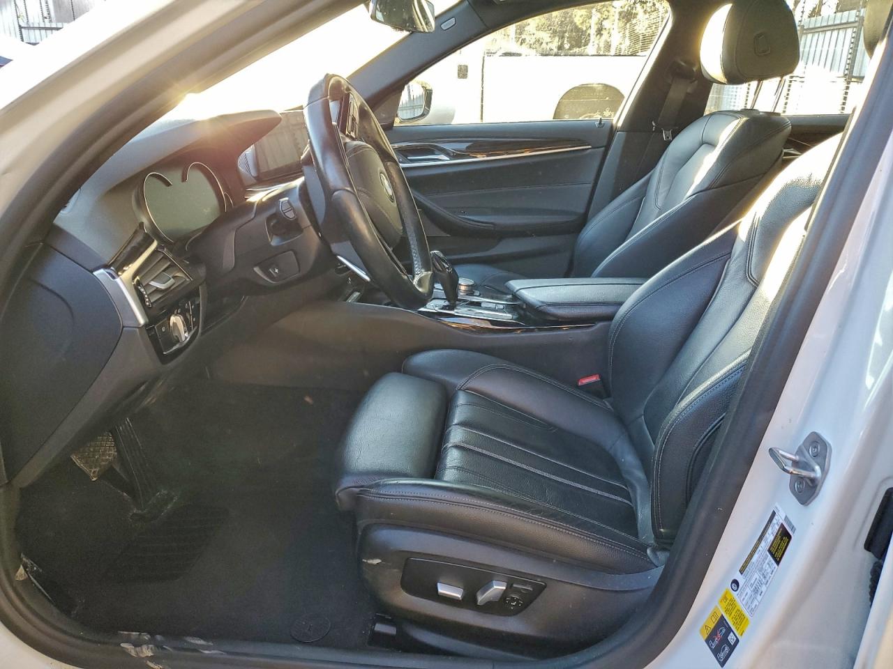 BMW 5 Series Image 4