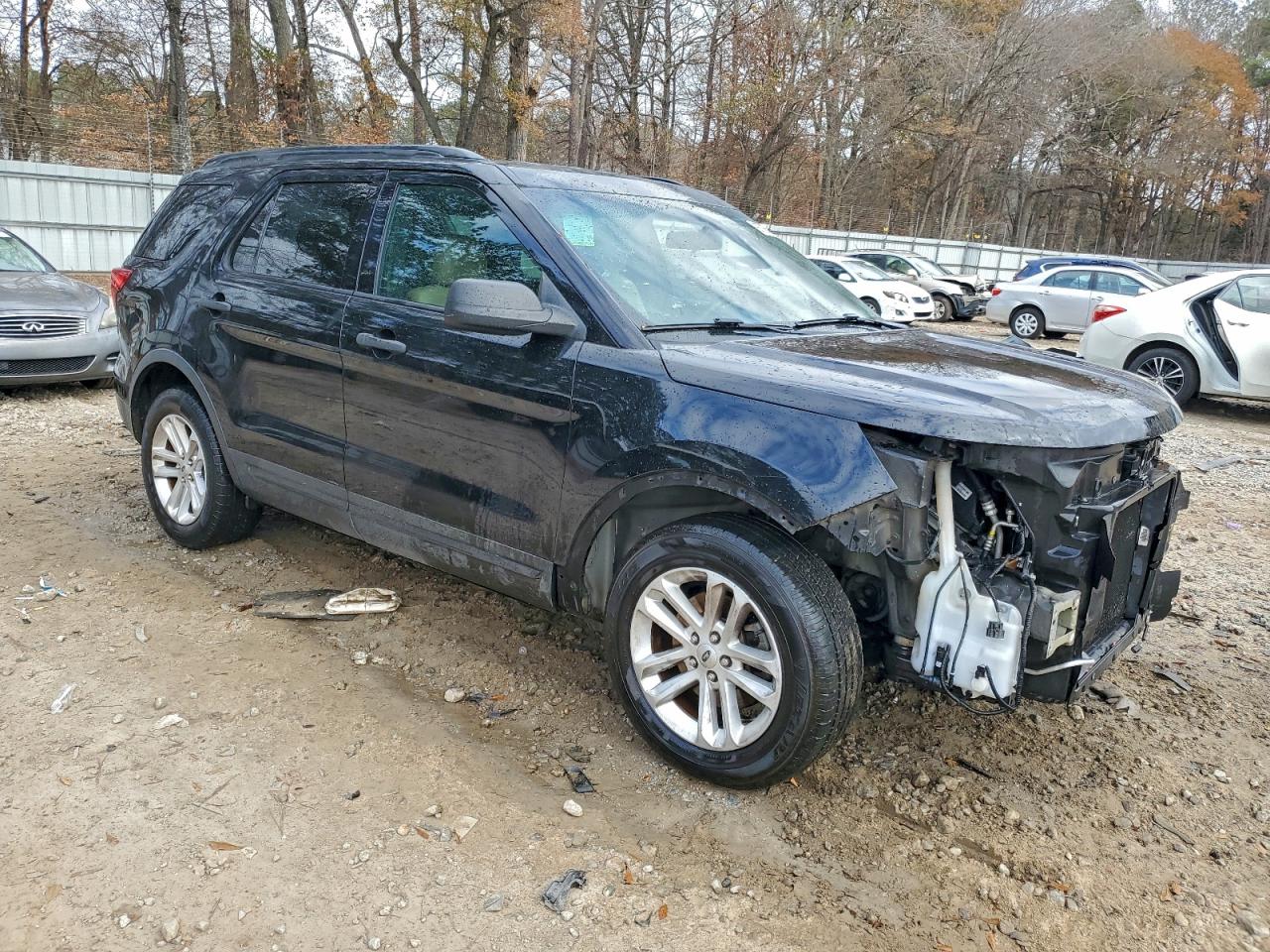 Ford Explorer Image 3
