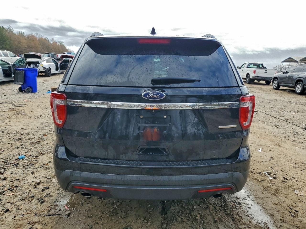 Ford Explorer Image 9