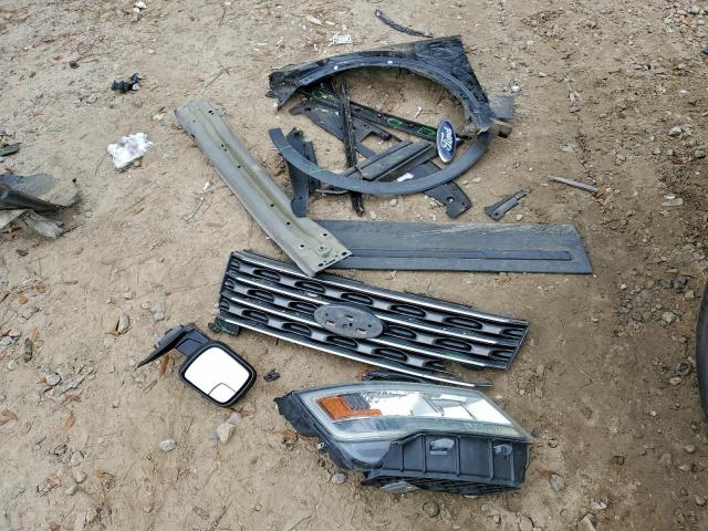 Ford Explorer Image 8