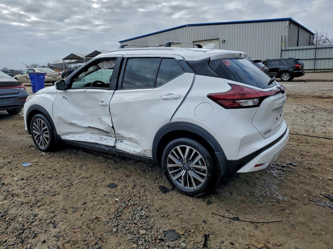 Nissan Kicks Sv Image 2