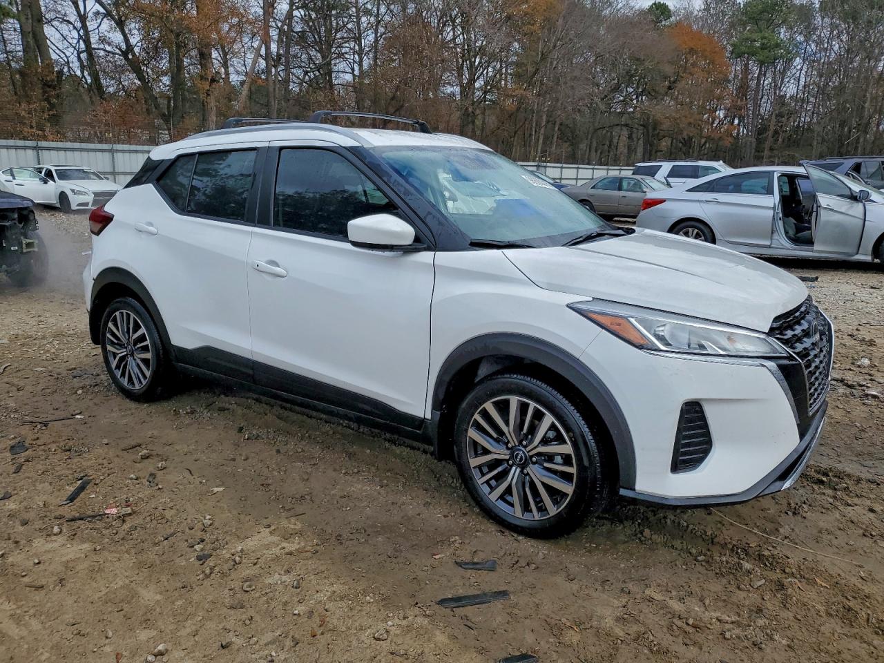 Nissan Kicks Sv Image 4