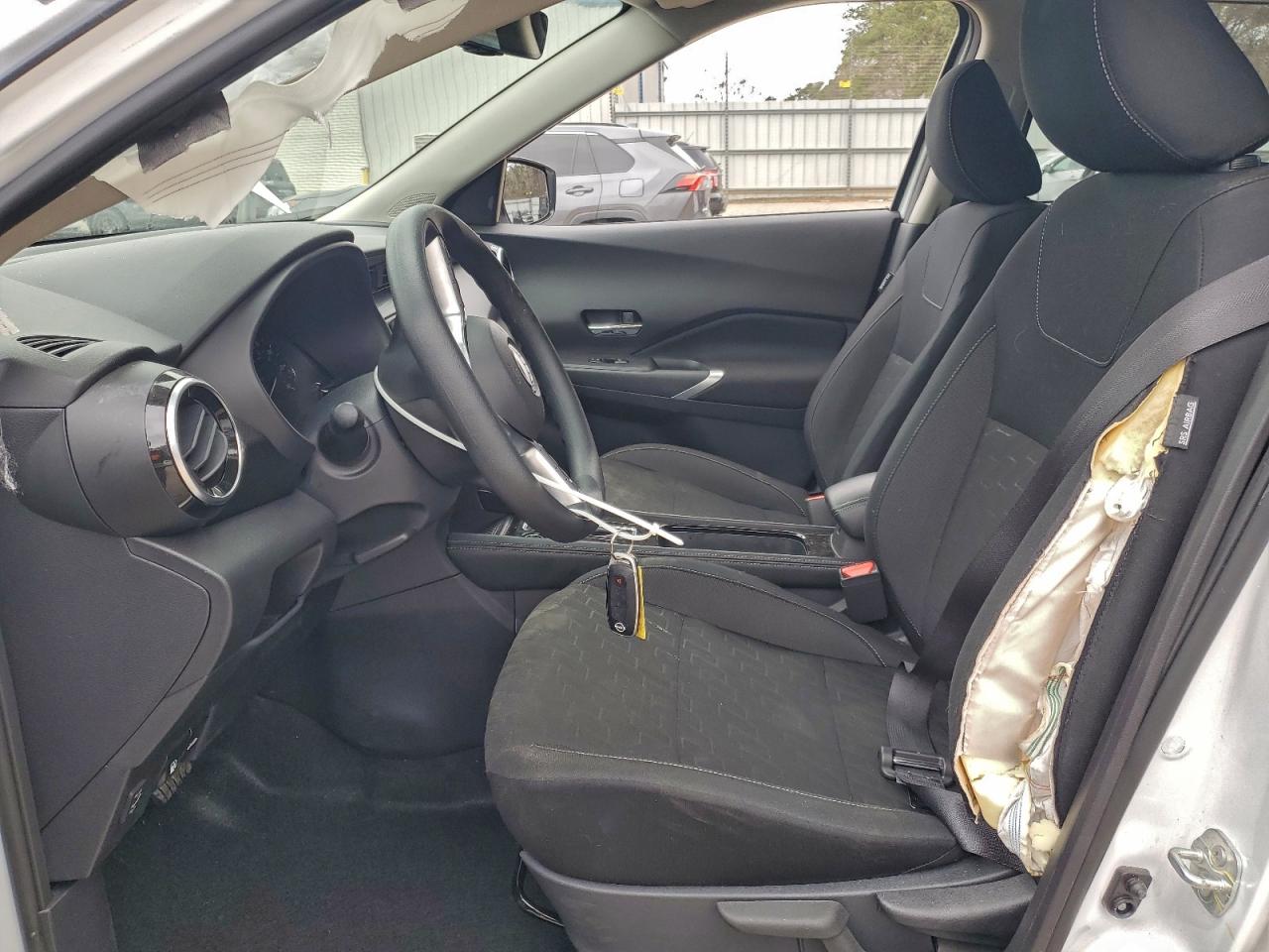 Nissan Kicks Sv Image 9