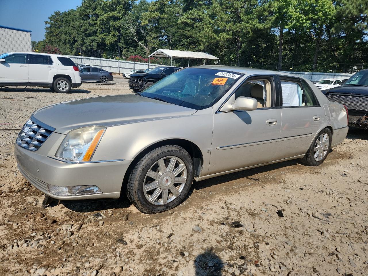 Cadillac DTS Image 1