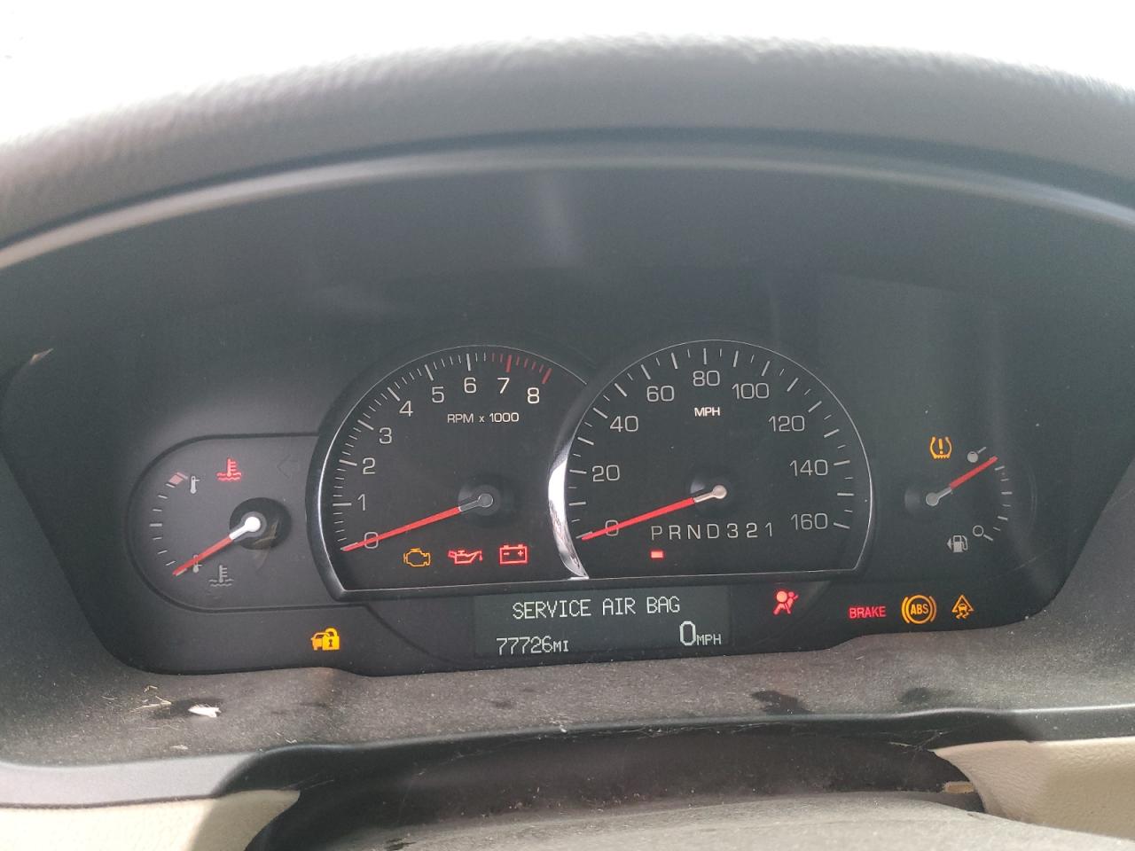 Cadillac DTS Image 8