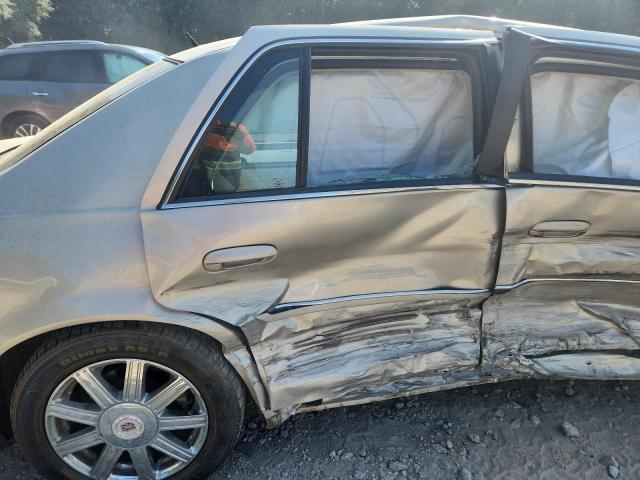 Cadillac DTS Image 9