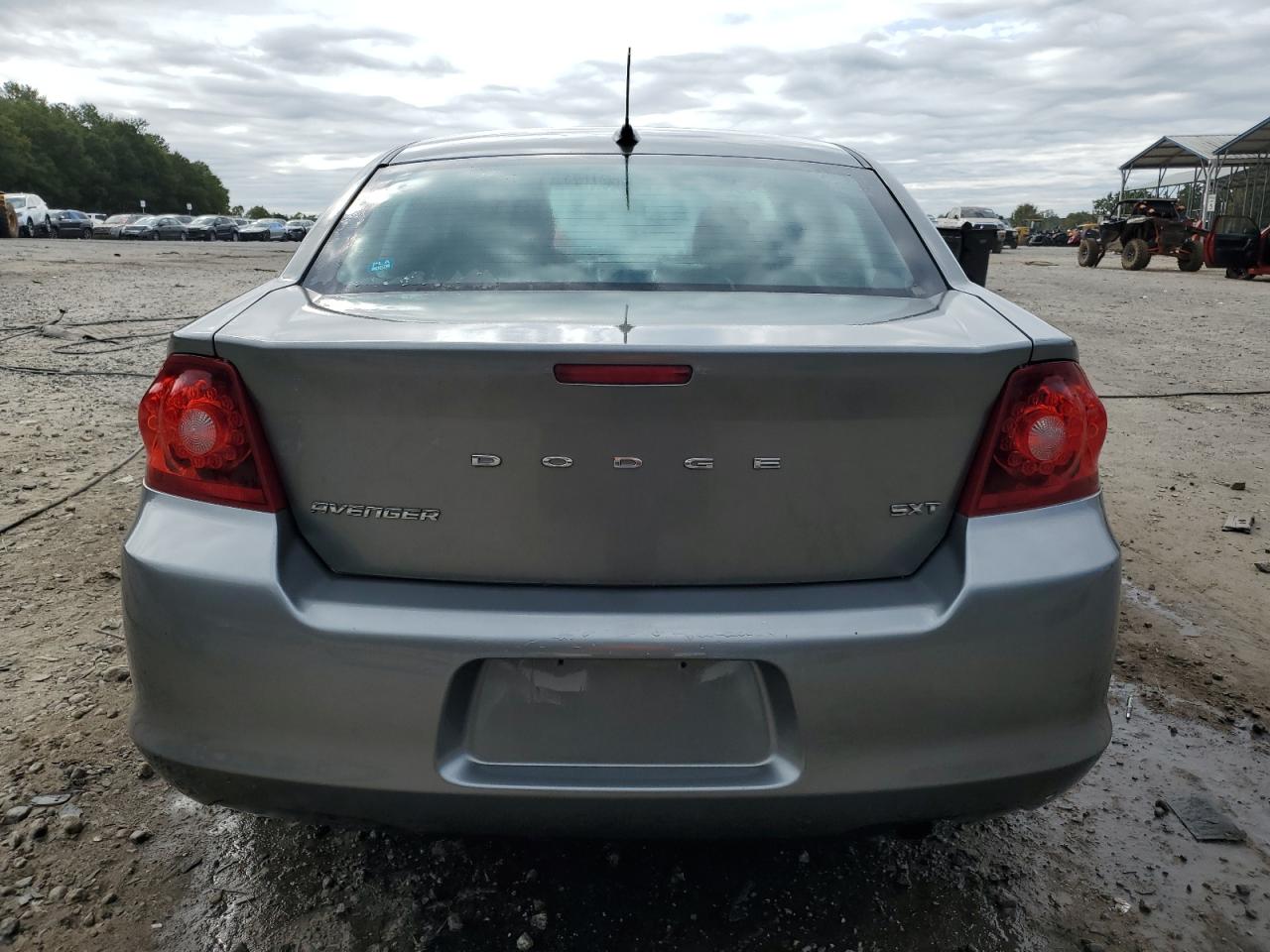 Dodge Avenger Sxt Image 8