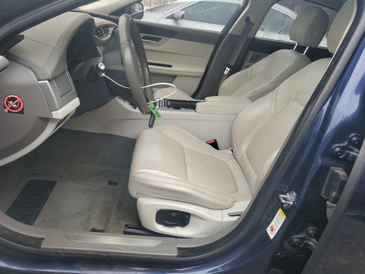 Jaguar XF Prestige Image 7