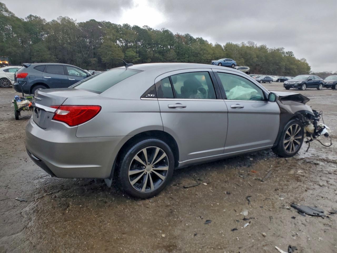 Chrysler 200 Touring Image 3