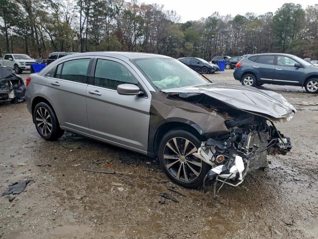 Chrysler 200 Touring Image 12