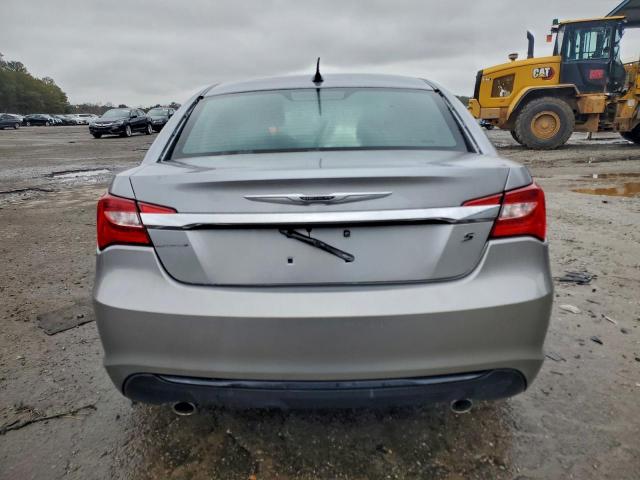 Chrysler 200 Touring Image 4