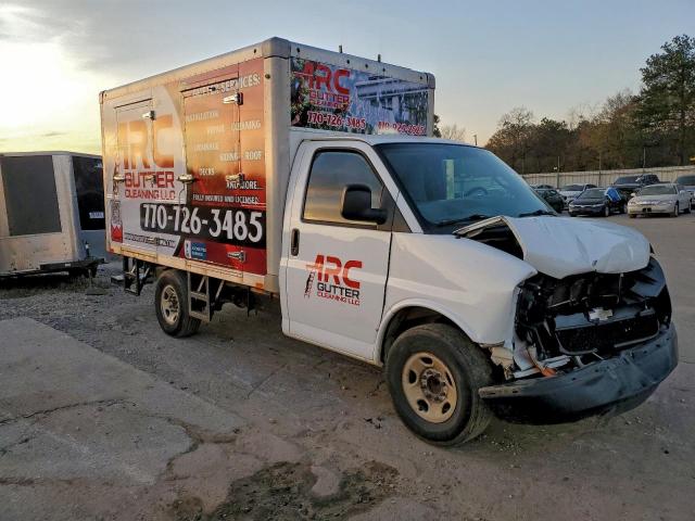 Chevrolet Express Image 2