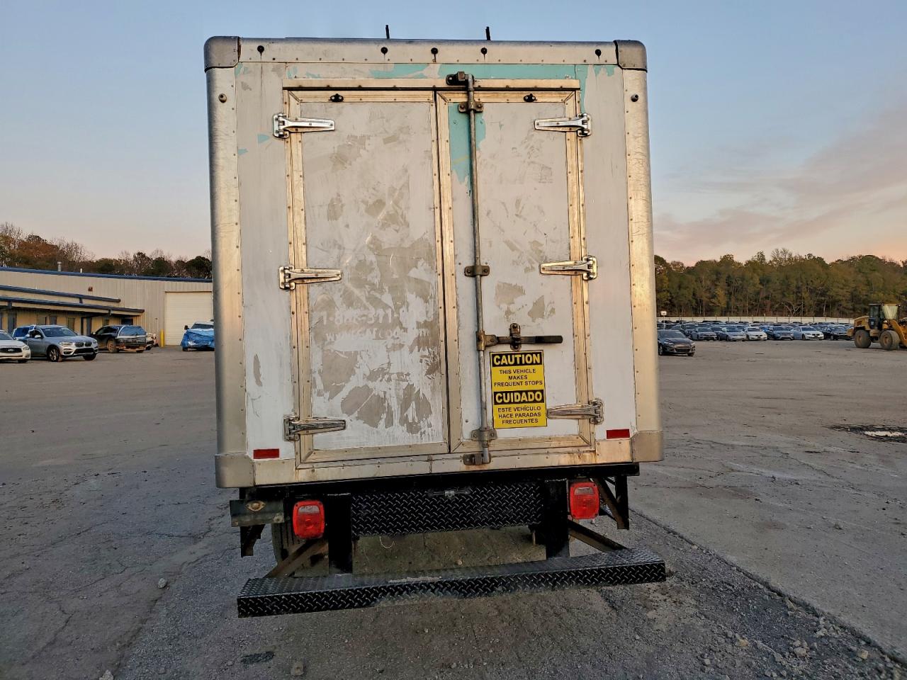 Chevrolet Express Image 6