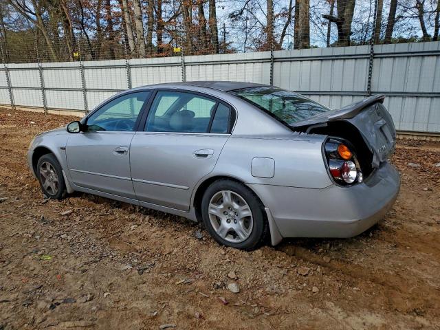 Nissan Altima Base Image 9