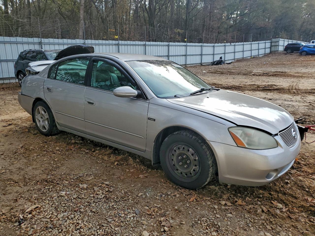 Nissan Altima Base Image 2