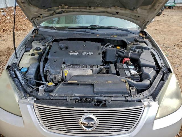 Nissan Altima Base Image 12