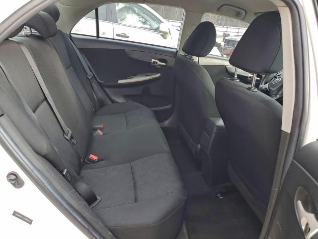 Toyota Corolla Base Image 11