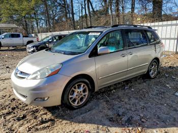  Salvage Toyota Sienna