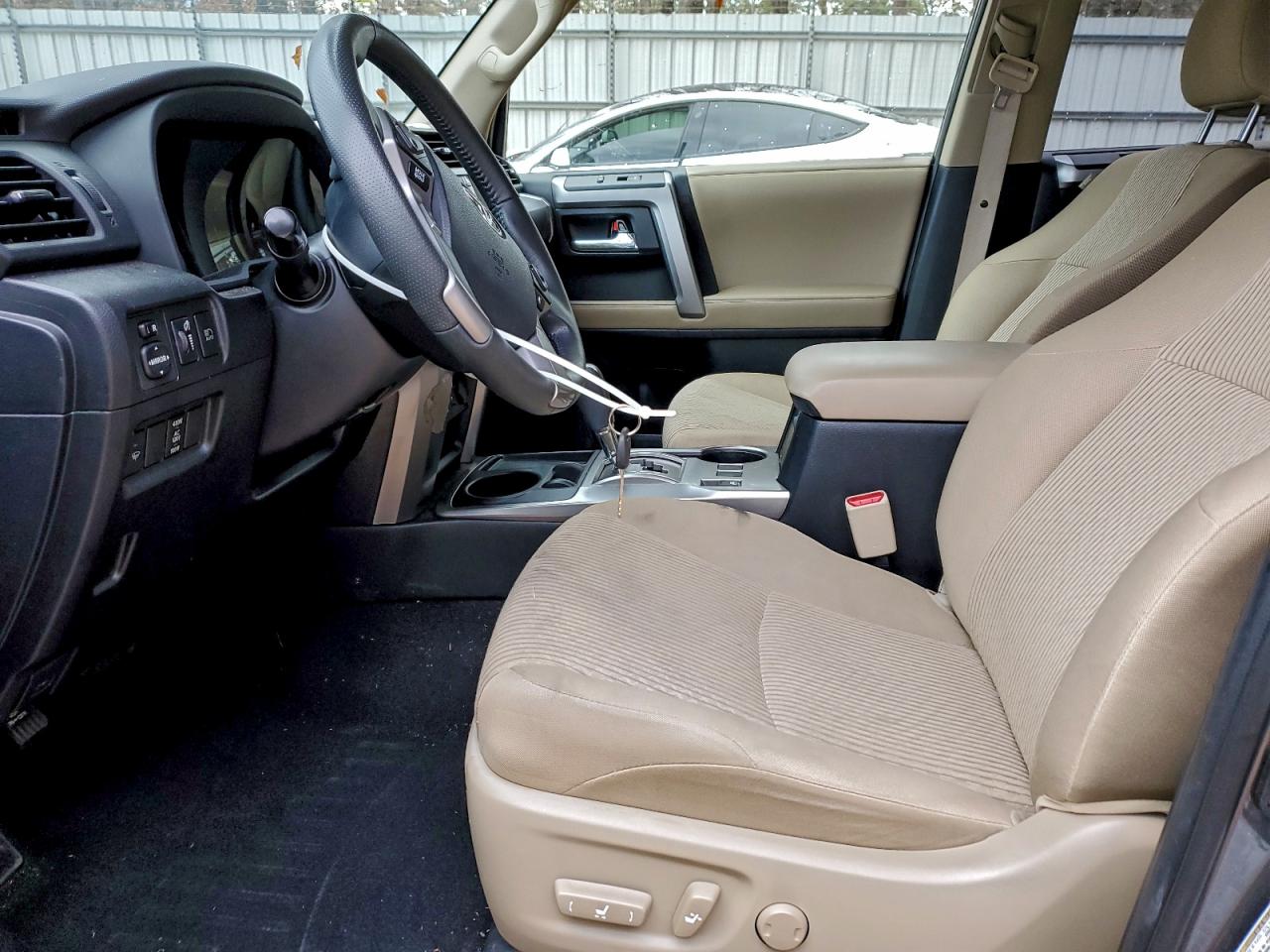 Toyota 4Runner Sr5 Image 3