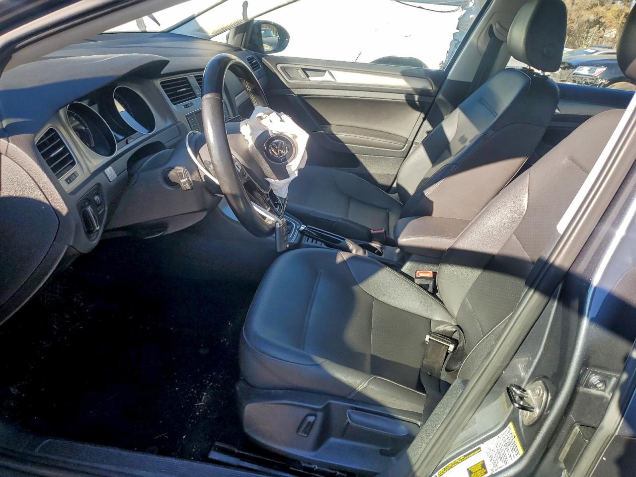 Volkswagen Golf Tdi S Image 6