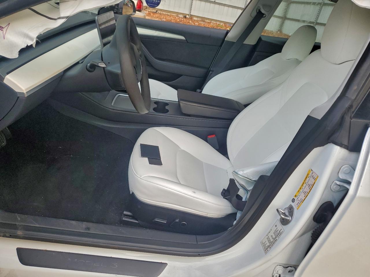 Tesla Model 3 Image 11