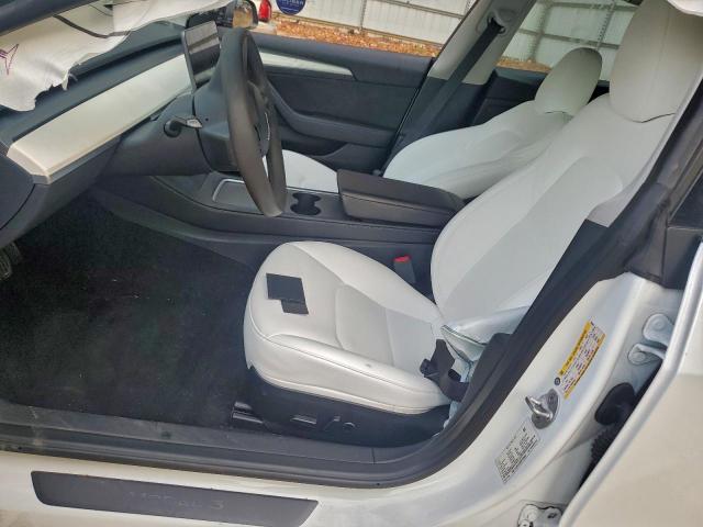 Tesla Model 3 Image 11