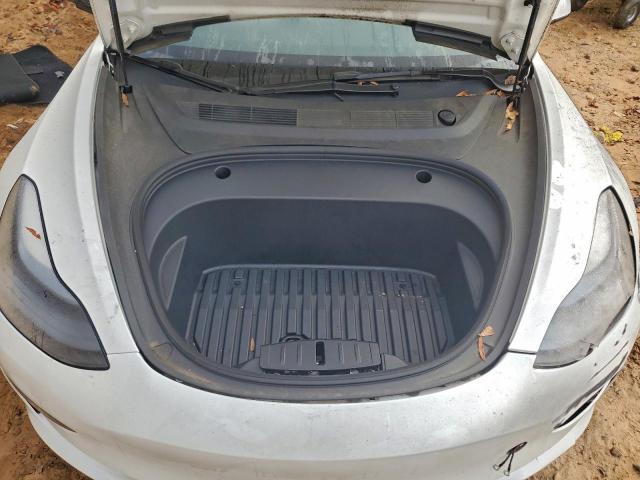 Tesla Model 3 Image 12