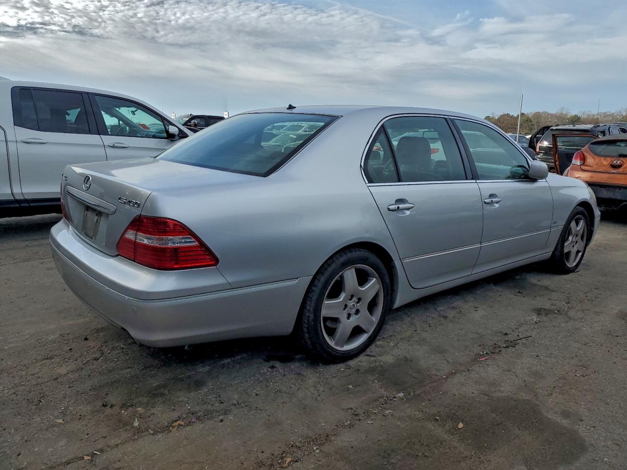 Lexus LS 430 Image 2