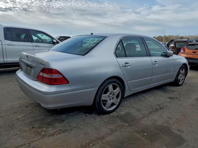 Lexus LS 430 Image 2