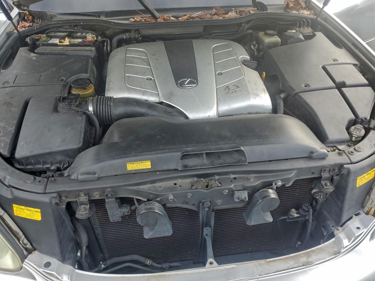 Lexus LS 430 Image 9