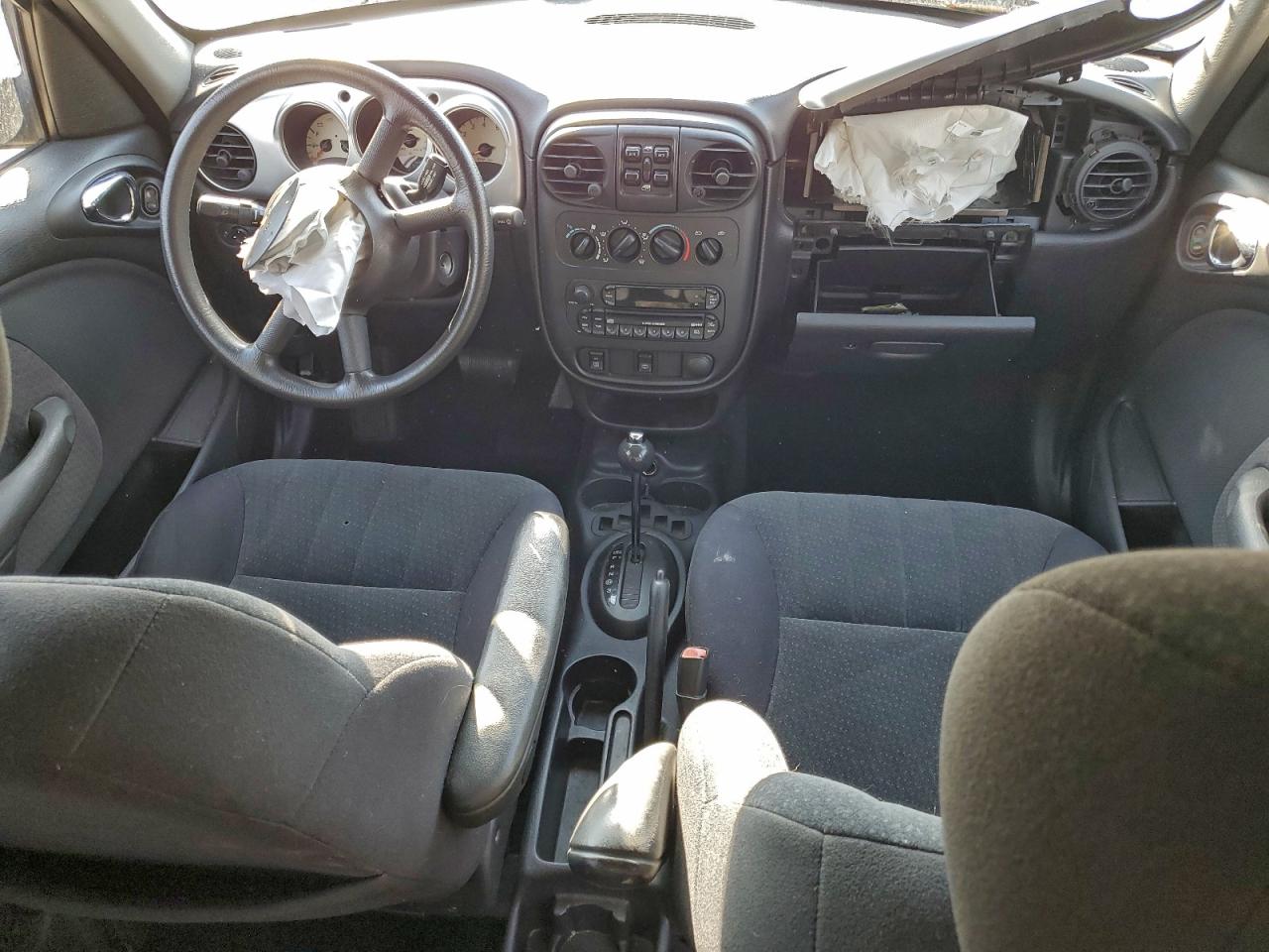 Chrysler PT Cruiser Touring Image 6