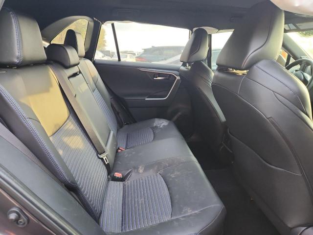 Toyota RAV4 Xse Image 10