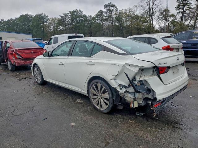 Nissan Altima Sr Image 2