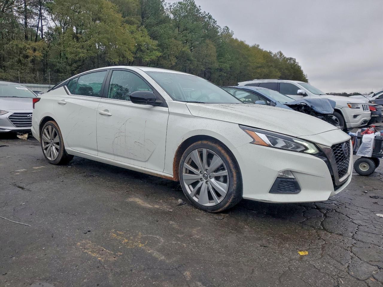 Nissan Altima Sr Image 6