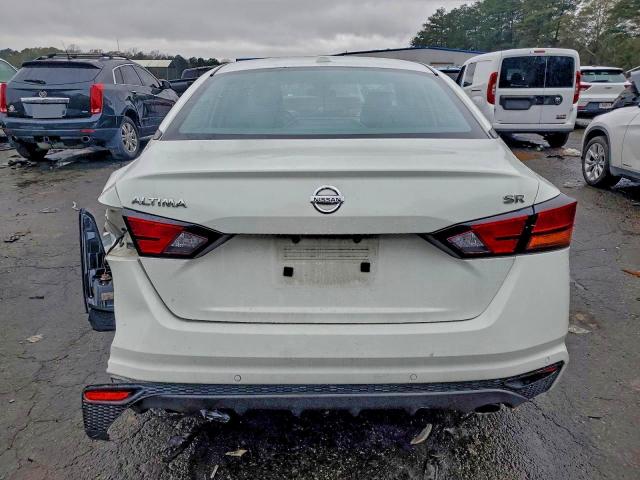 Nissan Altima Sr Image 10